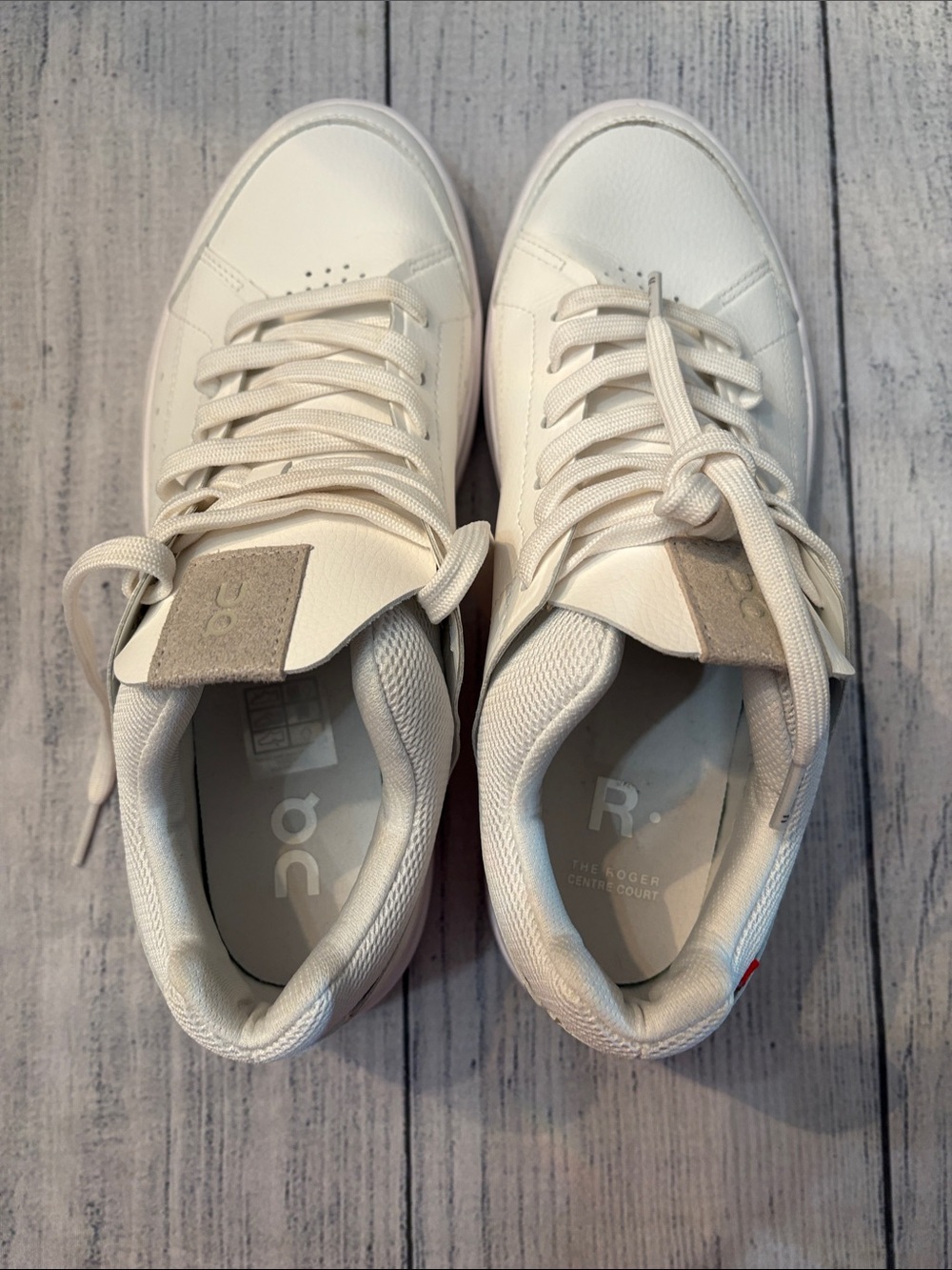 On The Roger Centre Court White Gum (Women's) - size 9 🌟 - Picture 5 of 7